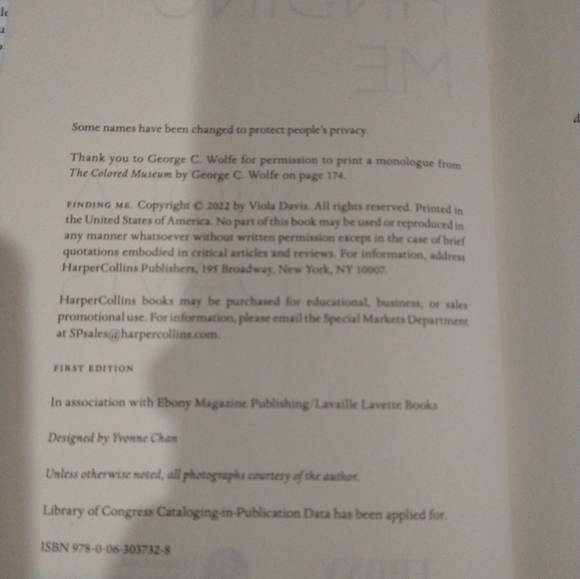 Viola Davis Finding Me 1st/1st Edition HB Book 2022 - Picture 3 of 3